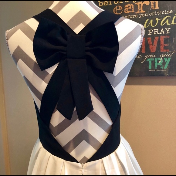 🆕Romantic Chiffon Open Bow Back Dress - Picture 3 of 6